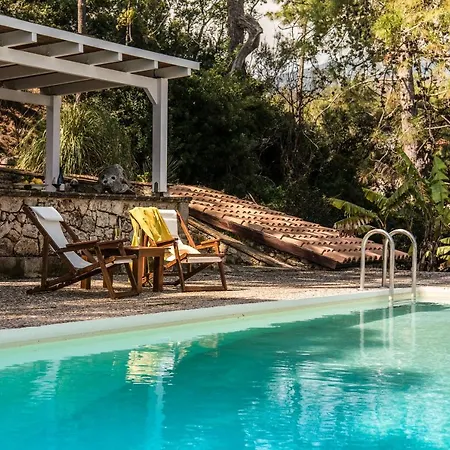 Villa Azzuro House - On The & Private Pool, By Zantewize *