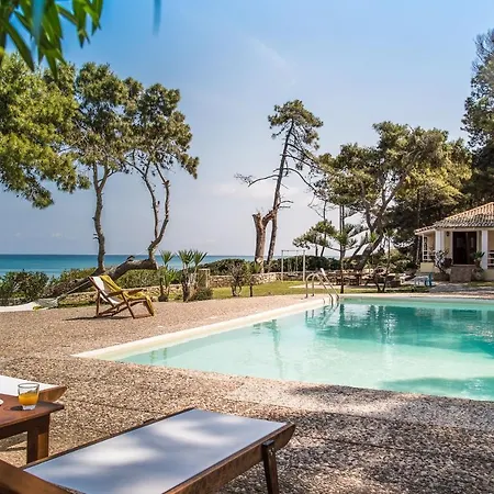 Azzuro House - On The & Private Pool, By Zantewize *