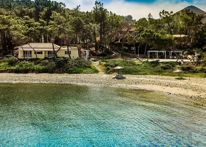 Azzuro House - On The & Private Pool, By Zantewize Vila
