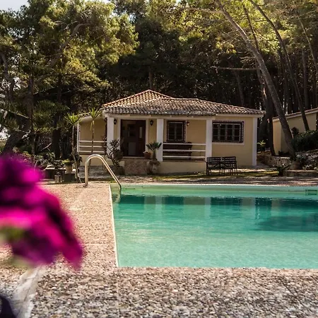 Azzuro House - On The & Private Pool, By Zantewize Вилла *