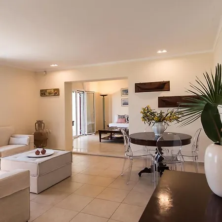 Azzuro House - On The & Private Pool, By Zantewize Βίλα *