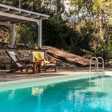 Βίλα Azzuro House - On The & Private Pool, By Zantewize *