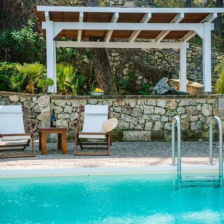 Azzuro House - On The & Private Pool, By Zantewize ヴィラ