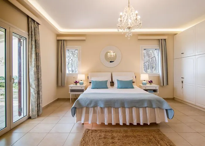 Azzuro House - On The & Private Pool, By Zantewize