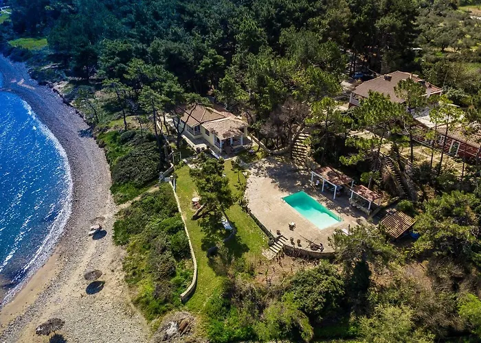 Azzuro House - On The & Private Pool, By Zantewize Василикос