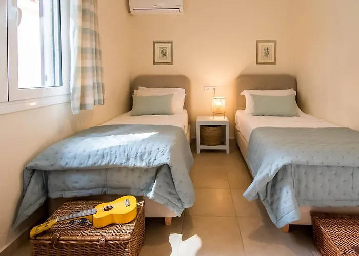 Azzuro House - On The & Private Pool, By Zantewize Вилла *