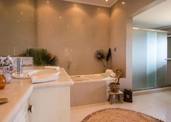 Azzuro House - On The & Private Pool, By Zantewize Вилла Василикос