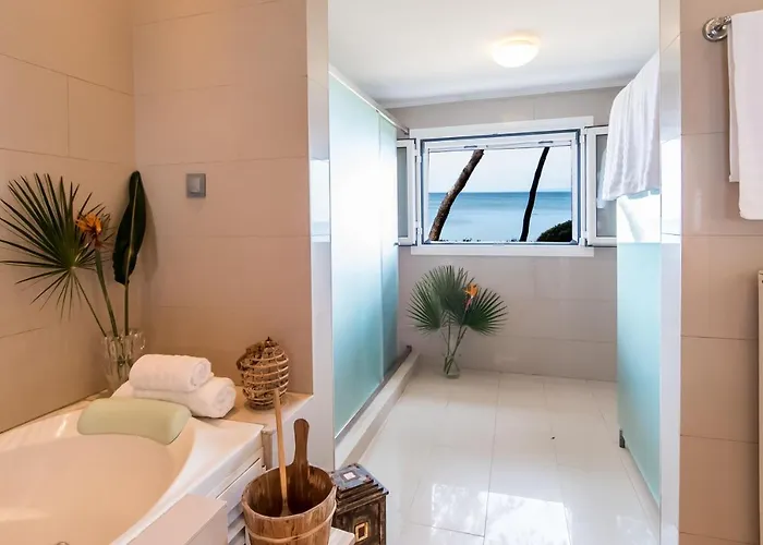 Azzuro House - On The & Private Pool, By Zantewize *