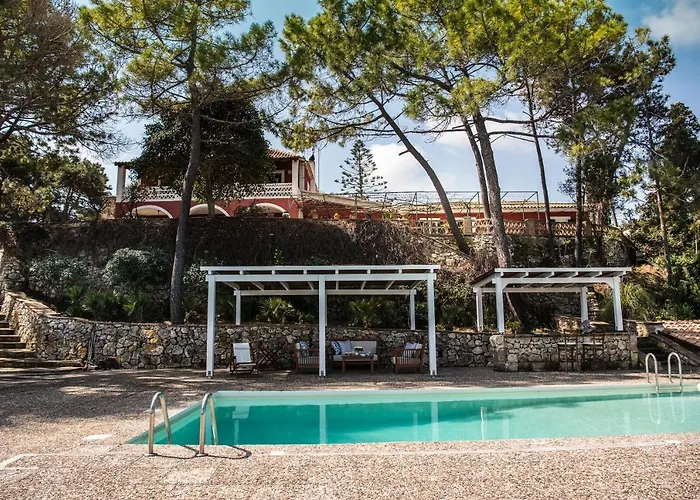 Azzuro House - On The & Private Pool, By Zantewize Василикос