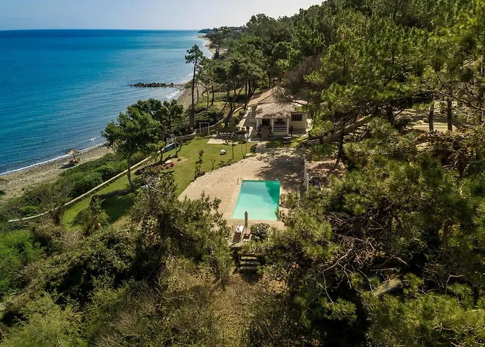 Azzuro House - On The & Private Pool, By Zantewize *