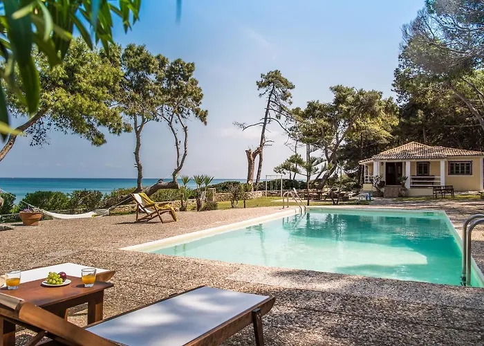 Azzuro House - On The & Private Pool, By Zantewize *